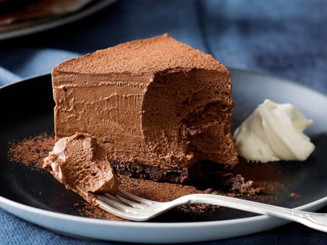 Activa este sábado con una deliciosa torta de mousse de chocolate