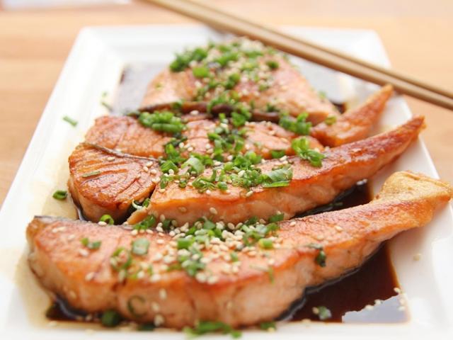 Hoy salmón con salsa teriyaki, receta paso a paso