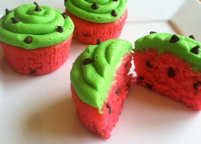 Cupcakes de red velvet temática Sandía