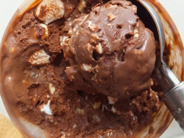 Este verano disfruta de un helado Rocky road sin gluten