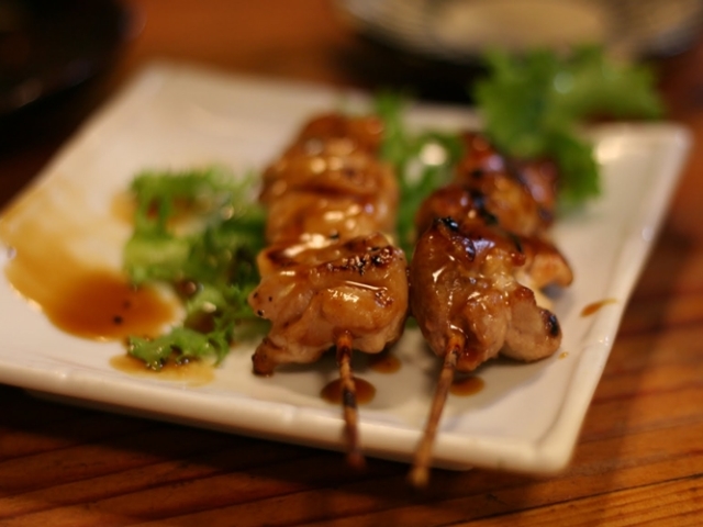 Brochetas japonesas de pollo, receta paso a paso