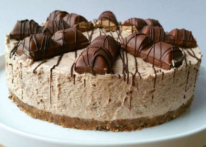 Cheesecake con chocolate Kinder, receta paso a paso